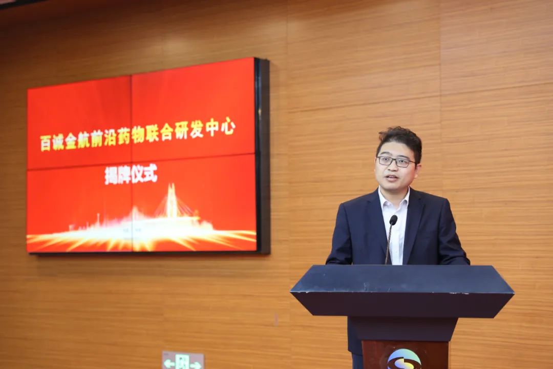 1735523812355611pgv5.jpg 08e8a15ab0a1b714ae176c8f1b31070f.jpg