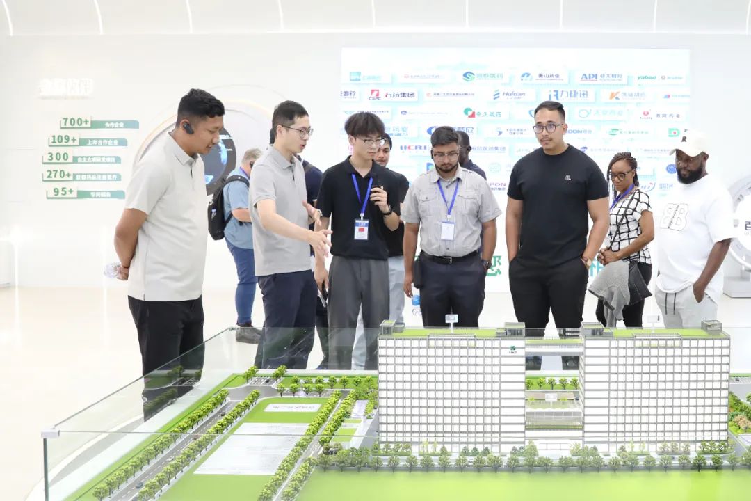 1749459334521573Z01V.jpg a9c8076b1cece1693b89e19338872cb6.jpg